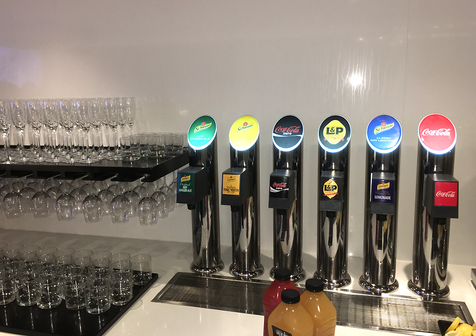 koru-lounge-auckland-bar