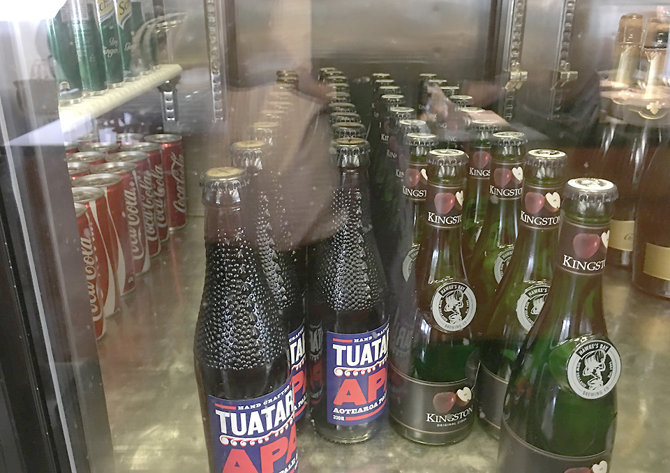 qantas_auckland_lounge_beer1