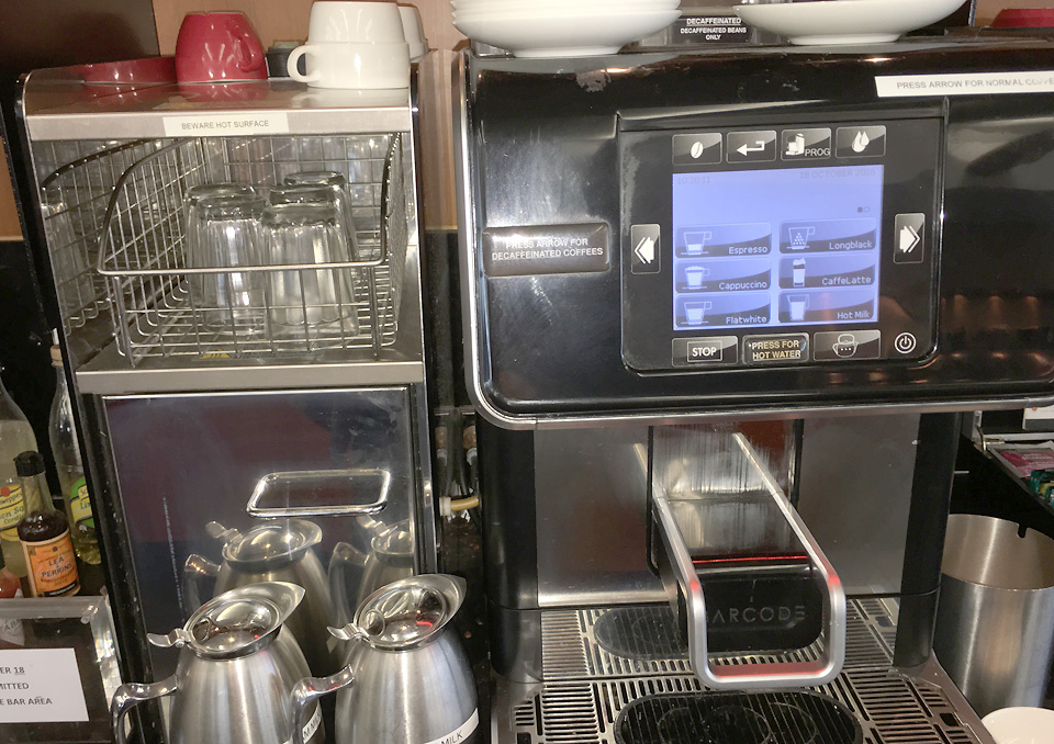 qantas_auckland_lounge_coffee1