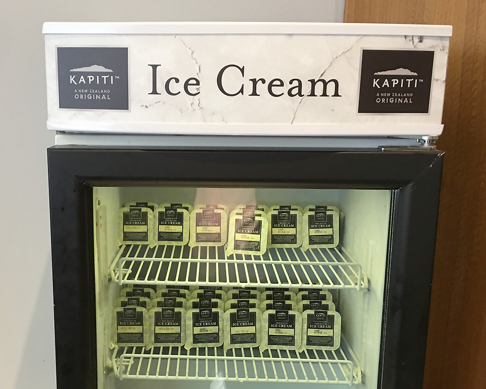 qantas_auckland_lounge_icecream