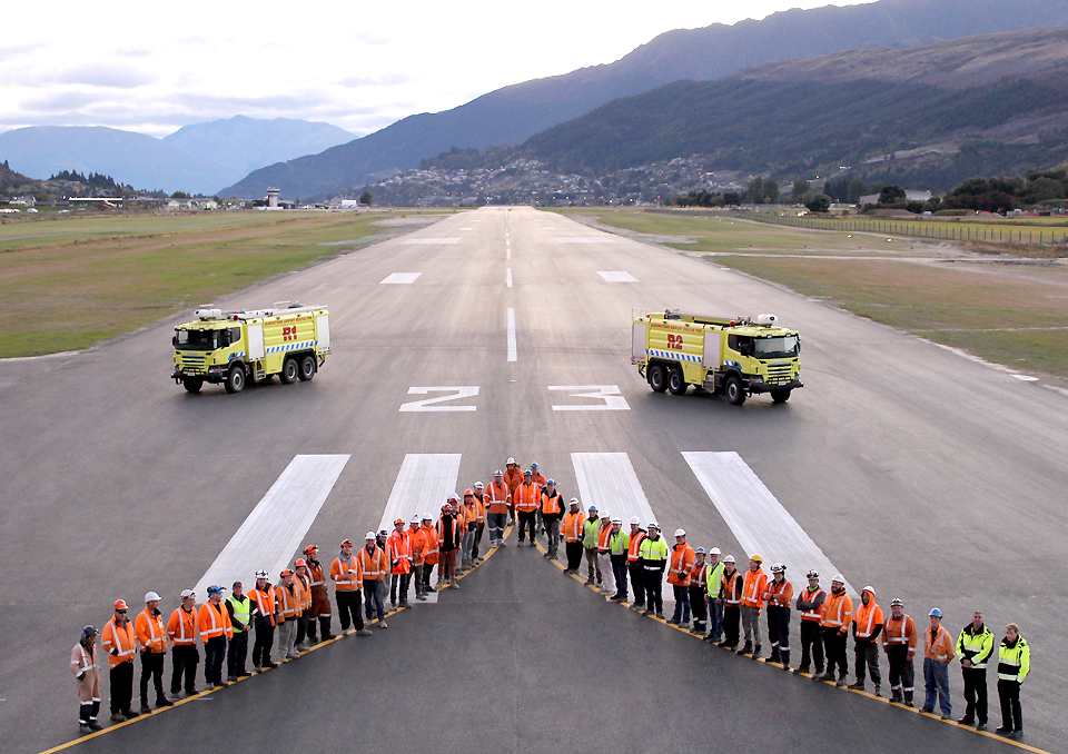 queenstown-runway-team-after-completion