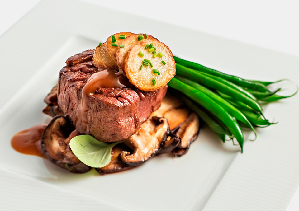 qatar-airways-inflight-dining-beef