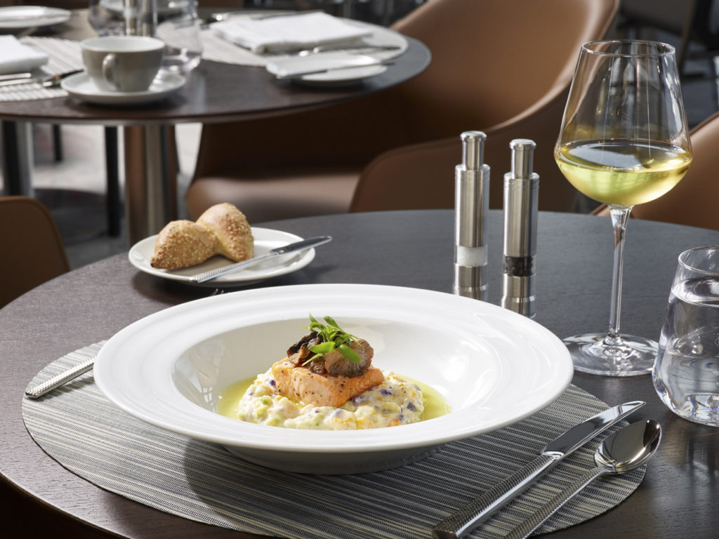 American Airlines Flagship Lounge Dining