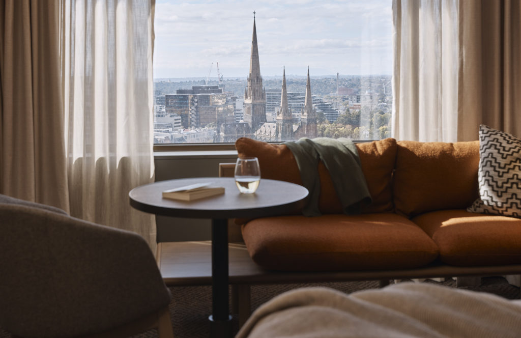 Rydges Melbourne Deluxe King Room