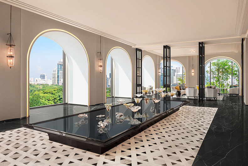 TheRtiz Carlton, Bangkok lily pond